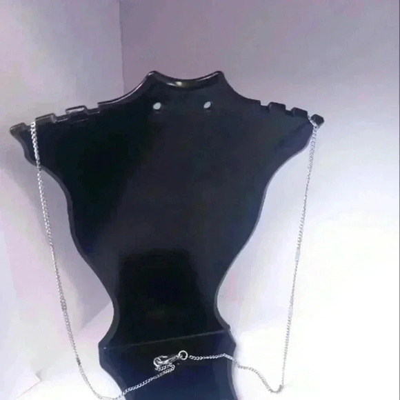 Howlite Turquoise Turtle Necklace - Picture 3 of 3